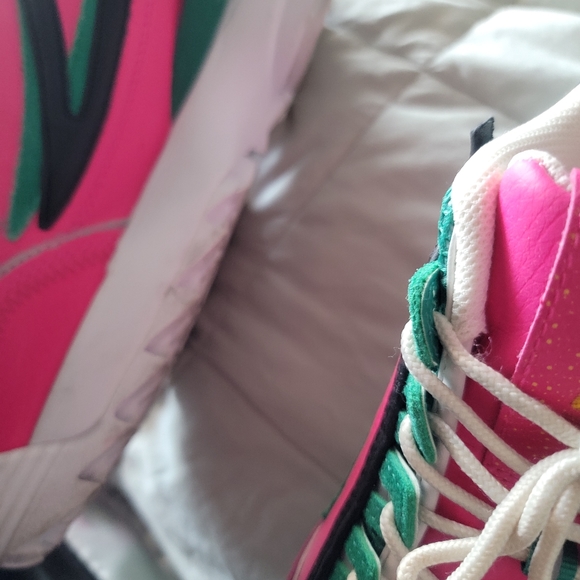 Sneakers Womens - Picture 6 of 7